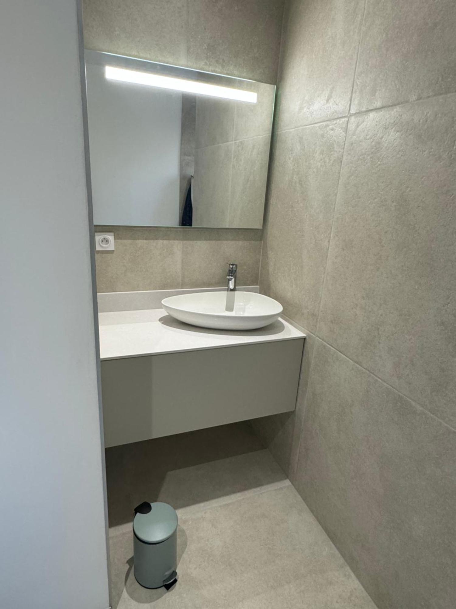 Chambre Privee Climatisee Avec Salle De Bains Partagee-Le Sapin Genay (Rhone) Εξωτερικό φωτογραφία